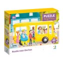 PUZZLE "GWAR OBOK AUTOBUSU" KOLOROWA I UROCZA UKŁADANKA 60 ELEMENTÓW